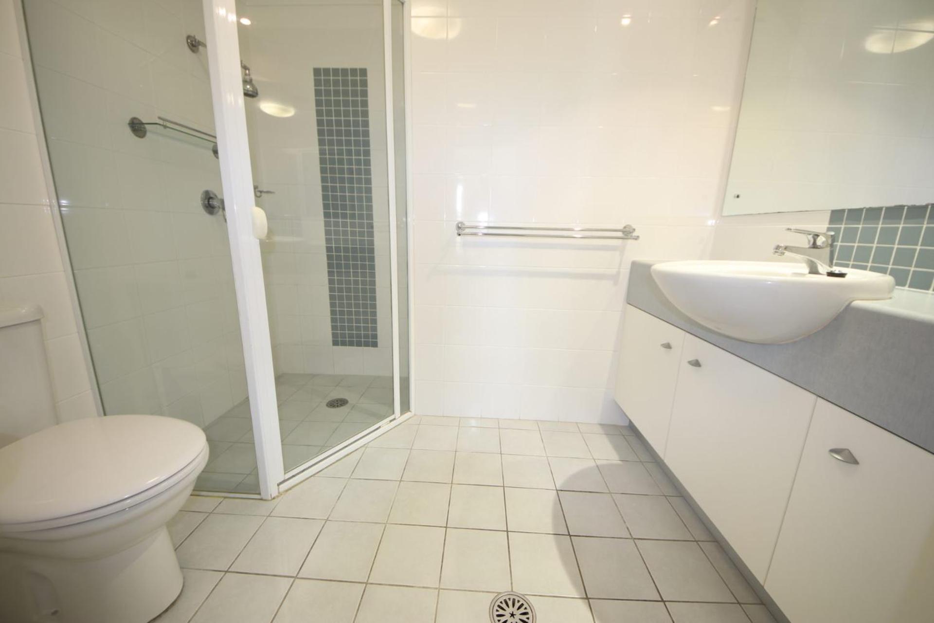 Jubilee Unit 10 Of 2 Paragon Ave -no Sheets Or Towels Provided Apartment *